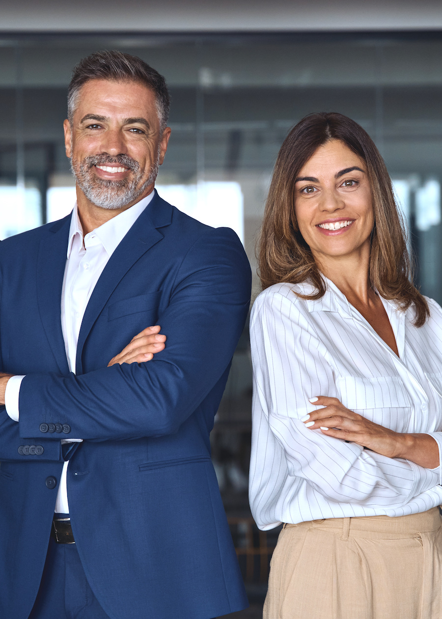 Consultores analisando resultados